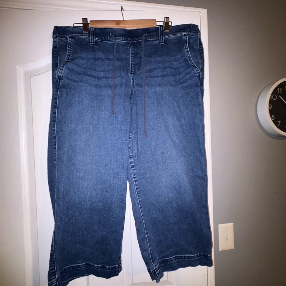 Torrid Cropped Wide Leg Jeans